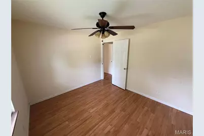 10044 Grosvenor Drive, Riverview, MO 63137 - Photo 9