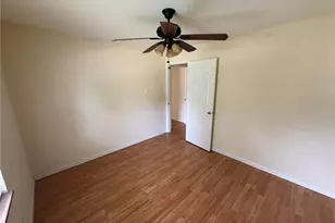 10044 Grosvenor Dr, Riverview, MO 63137 - Photo 9