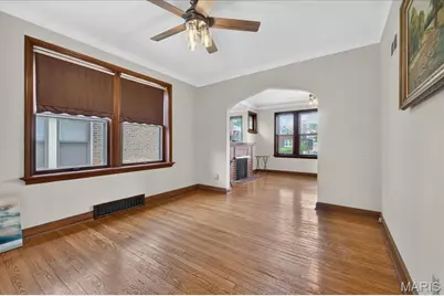 5622 Pernod Avenue, Saint Louis, MO 63139 - Photo 9