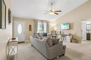 408 Caddy Ct, Saint Clair, MO 63077 - Photo 7