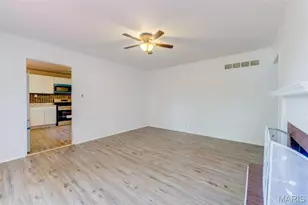 2910 Wellington Dr, Florissant, MO 63033 - Photo 15
