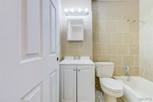 2910 Wellington Dr, Florissant, MO 63033 - Photo 9