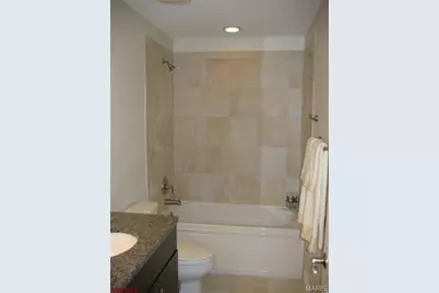 910 N McKnight Road #1B, University City, MO 63132 - Photo 9