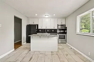 2535 Black Pine Ct, Florissant, MO 63031 - Photo 3