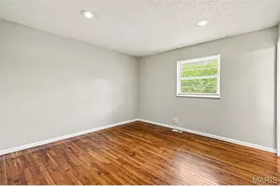 2535 Black Pine Court, Florissant, MO 63031 - Photo 7