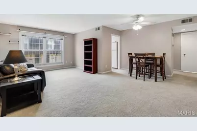 4392 Chateau De Ville Drive #E, Unincorporated, MO 63129 - Photo 9