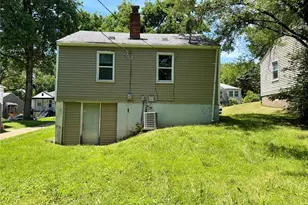 7121 Lamont Dr, Flordell Hills, MO 63136 - Photo 5