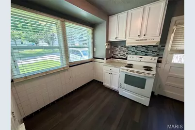 7121 Lamont Drive, Flordell Hills, MO 63136 - Photo 11