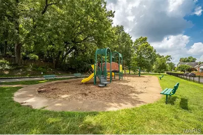 8719 White Avenue, Brentwood, MO 63144 - Photo 39