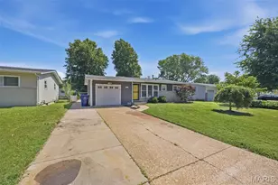 1045 Florland Dr, Florissant, MO 63031 - Photo 3