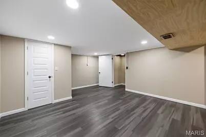 1045 Florland Drive, Florissant, MO 63031 - Photo 33