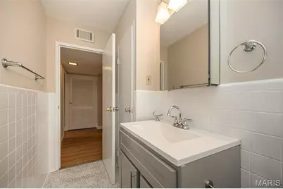 1 Delcrest Court #203, University City, MO 63124 - Photo 29
