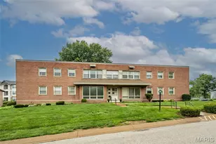 1 Delcrest Ct, University City, MO 63124 - Photo 3