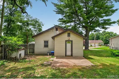 110 Edgeworth Avenue, Maryland Heights, MO 63043 - Photo 17