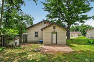 110 Edgeworth Ave, Maryland Heights, MO 63043 - Photo 17