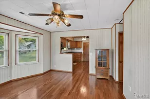 110 Edgeworth Ave, Maryland Heights, MO 63043 - Photo 5