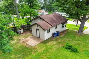 110 Edgeworth Ave, Maryland Heights, MO 63043 - Photo 19