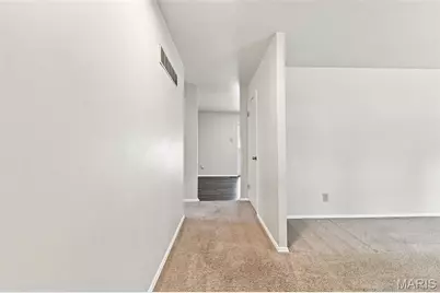 1448 La Cerros Lane, Florissant, MO 63031 - Photo 3