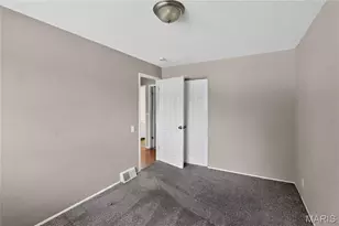 10320 Varnum Dr, Saint Louis, MO 63136 - Photo 11