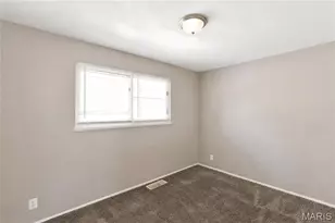 10320 Varnum Dr, Saint Louis, MO 63136 - Photo 15