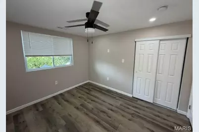 10643 Thorpe Avenue, Saint Louis, MO 63114 - Photo 17