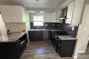 10643 Thorpe Ave, Saint Louis, MO 63114 - Photo 11