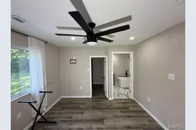 10643 Thorpe Avenue, Saint Louis, MO 63114 - Photo 13