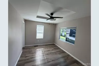 10643 Thorpe Avenue, Saint Louis, MO 63114 - Photo 5