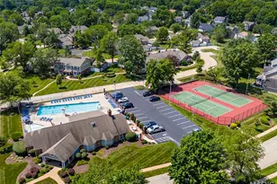 9 Preston Ridge Ct, Chesterfield, MO 63017 - Photo 3