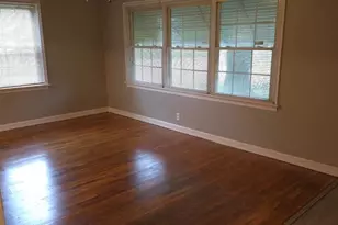 10089 Dwight Dr, Bellefontaine Neighbors, MO 63137 - Photo 5
