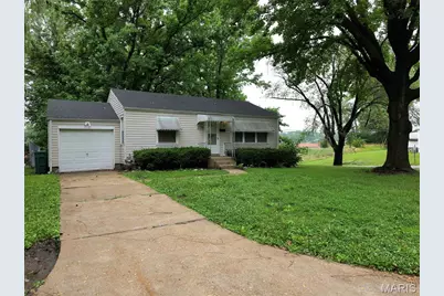 10089 Dwight Drive, Bellefontaine Neighbors, MO 63137 - Photo 3