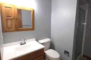 10054 Hedge Dr, Bellefontaine Neighbors, MO 63137 - Photo 17