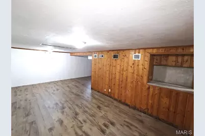 10054 Hedge Drive, Bellefontaine Neighbors, MO 63137 - Photo 15