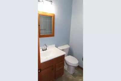 10054 Hedge Drive, Bellefontaine Neighbors, MO 63137 - Photo 5