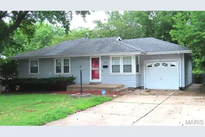 10054 Hedge Drive, Bellefontaine Neighbors, MO 63137 - Photo 1