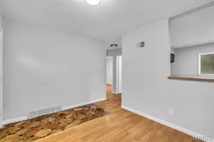 10521 Duke Dr, Castle Point, MO 63136 - Photo 7