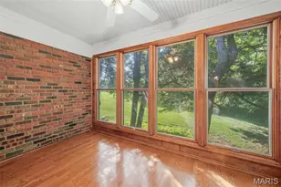10806 Forest Cir Dr, Saint Louis, MO 63128 - Photo 9