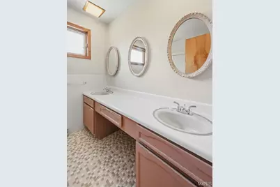 10806 Forest Circle Drive, Saint Louis, MO 63128 - Photo 35