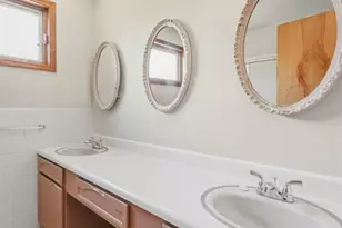 10806 Forest Cir Dr, Saint Louis, MO 63128 - Photo 35