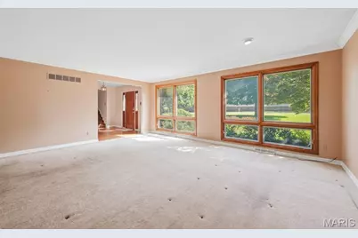 10806 Forest Circle Drive, Saint Louis, MO 63128 - Photo 13