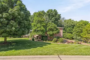 10806 Forest Cir Dr, Saint Louis, MO 63128 - Photo 3