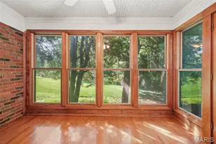 10806 Forest Cir Dr, Saint Louis, MO 63128 - Photo 5