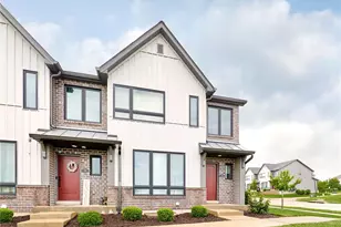 5 Aubrey Pl, Saint Charles, MO 63303 - Photo 3