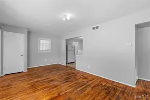 8433 1st St, Berkeley, MO 63134 - Photo 7