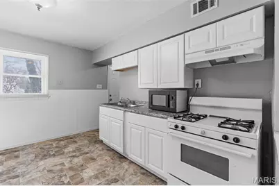 8433 1st Street, Berkeley, MO 63134 - Photo 11