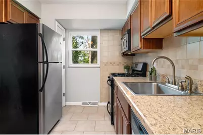 9731 Twincrest Drive, Saint Louis, MO 63126 - Photo 5