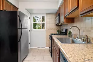 9731 Twincrest Dr, Saint Louis, MO 63126 - Photo 5
