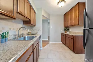 9731 Twincrest Dr, Saint Louis, MO 63126 - Photo 7