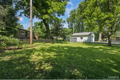 350 Saint Patrick Lane, Florissant, MO 63031 - Photo 33