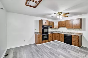 1815 Lakemont Ln, Hazelwood, MO 63138 - Photo 11